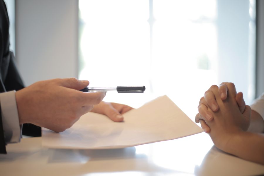 Job interview — interviewer and candidate at a table
